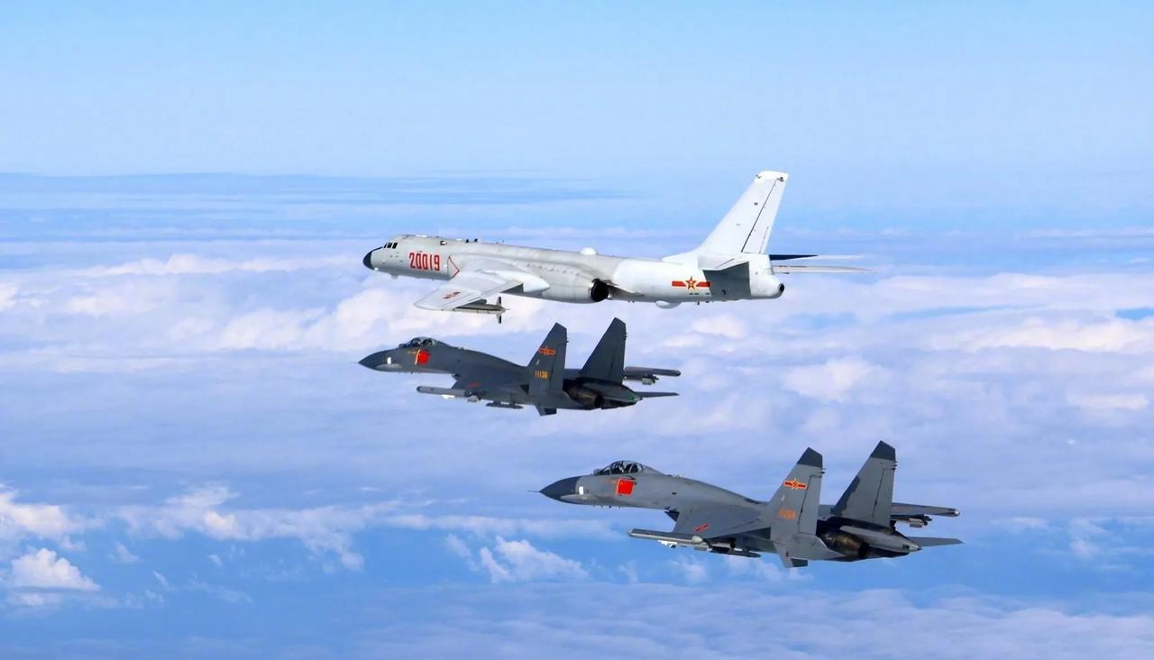盘点全球十大轰炸机第十名：美国B-1B枪骑兵B-1B这家伙，就是那种典型的