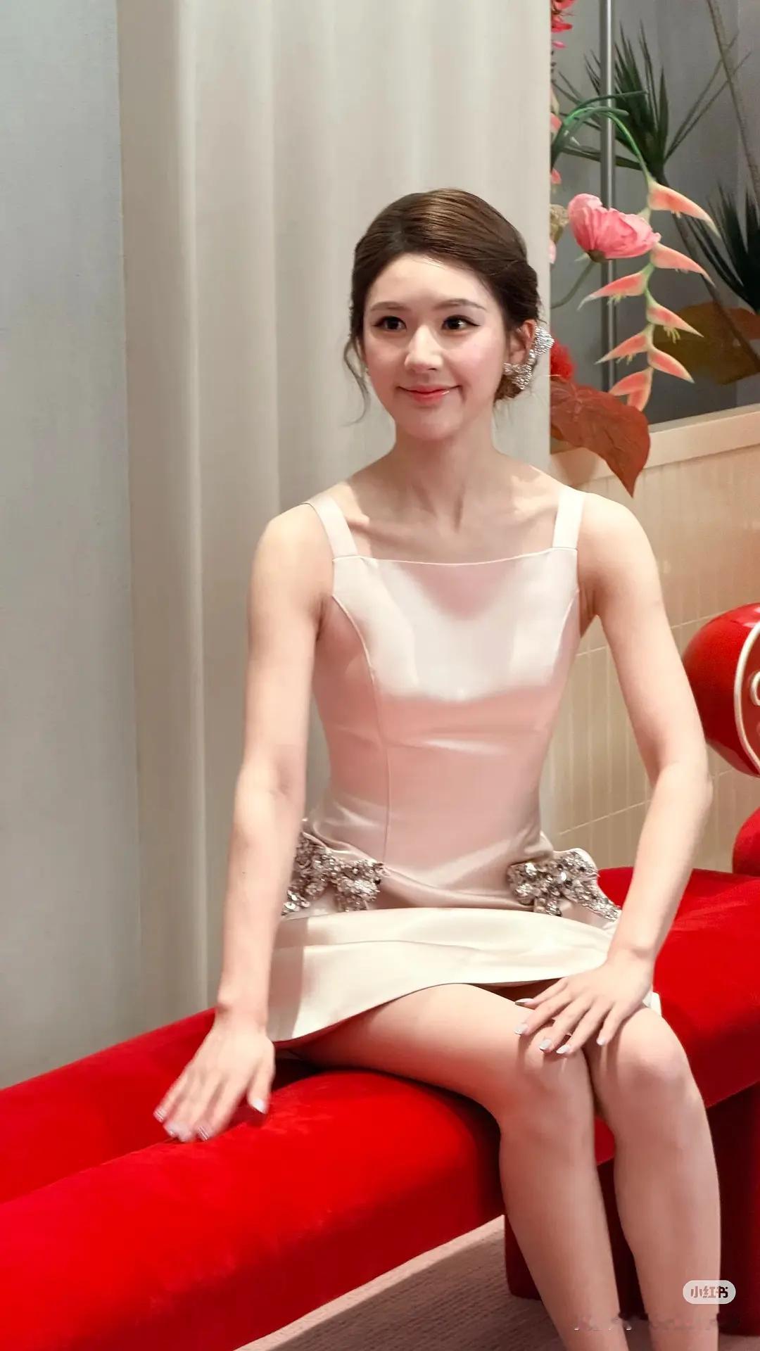 赵露思做网红的时侯最鲜活生动，相反做女明星的时候状态没有这个好，是什么原因？