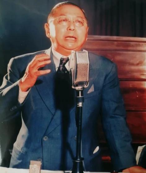 1950年，孙科流落法国生活艰难，写信给台北的蒋介石请求帮助，蒋介石看后冷笑：孙