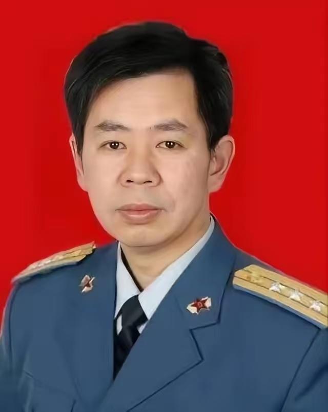 导弹未点火就被锁定：戴旭大校的忧虑，藏着现代战场的残酷真相导弹刚竖起来，还没