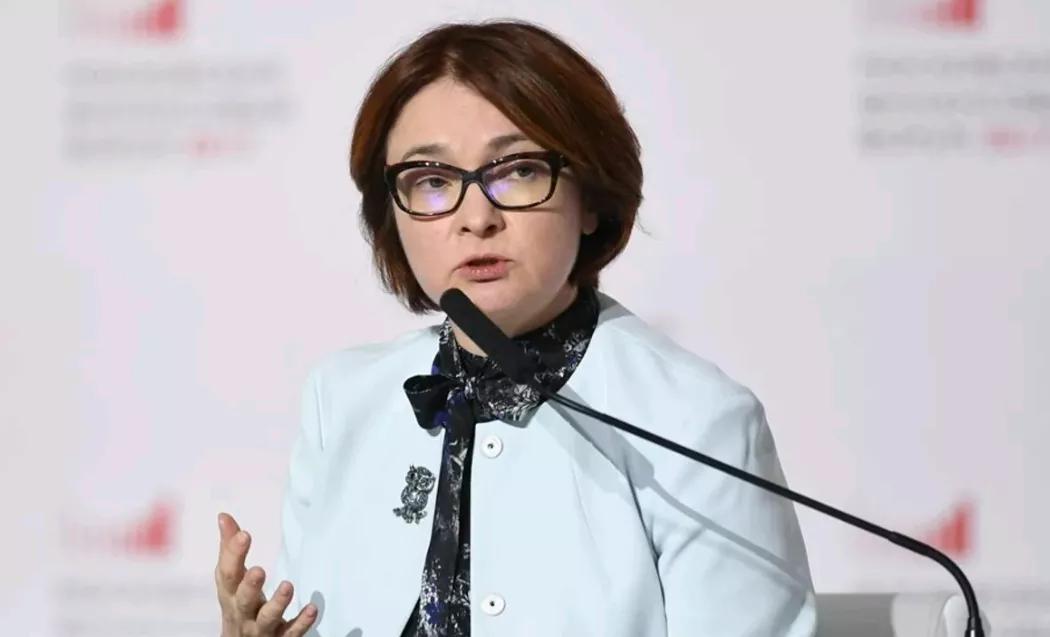 俄媒报道，当地时间16日，因本年度俄罗斯经济增长乏力，1、2月连续出现国内生产总