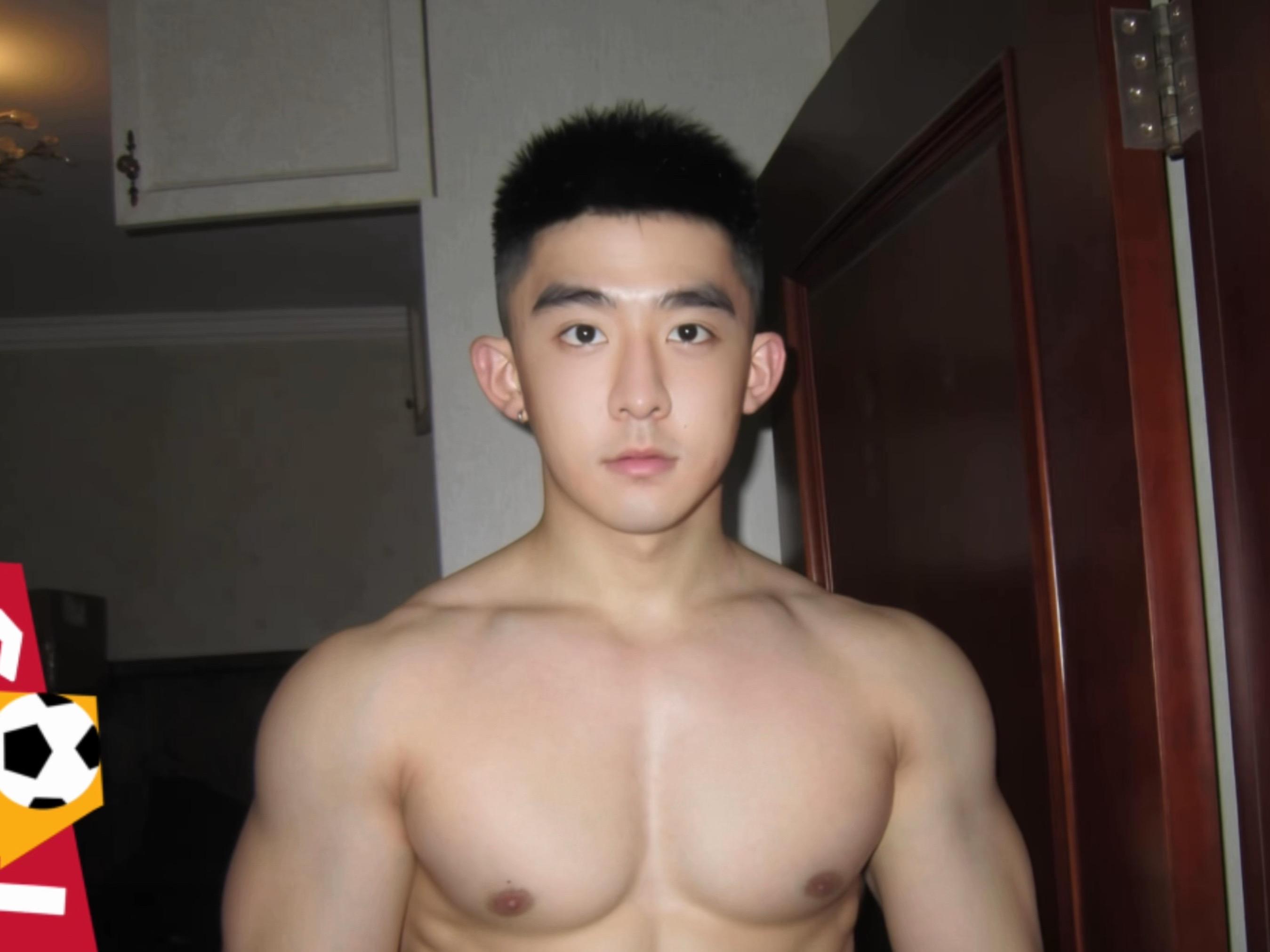 通宵俩周的肌肉状态（早上9点还没睡笑死）