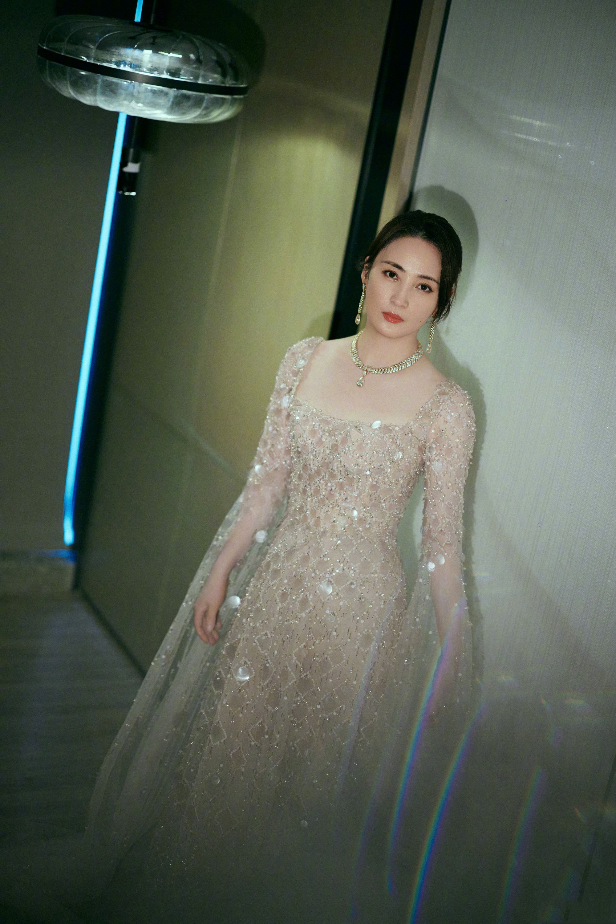 蒋勤勤，轻纱曼妙，浪漫优雅，岁月不败美人。蒋勤勤