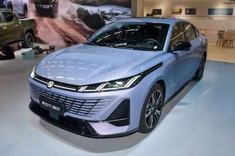 2025成都车展探馆直播进行中！新车热门车抢先看！现在看——长安逸动8月29日，