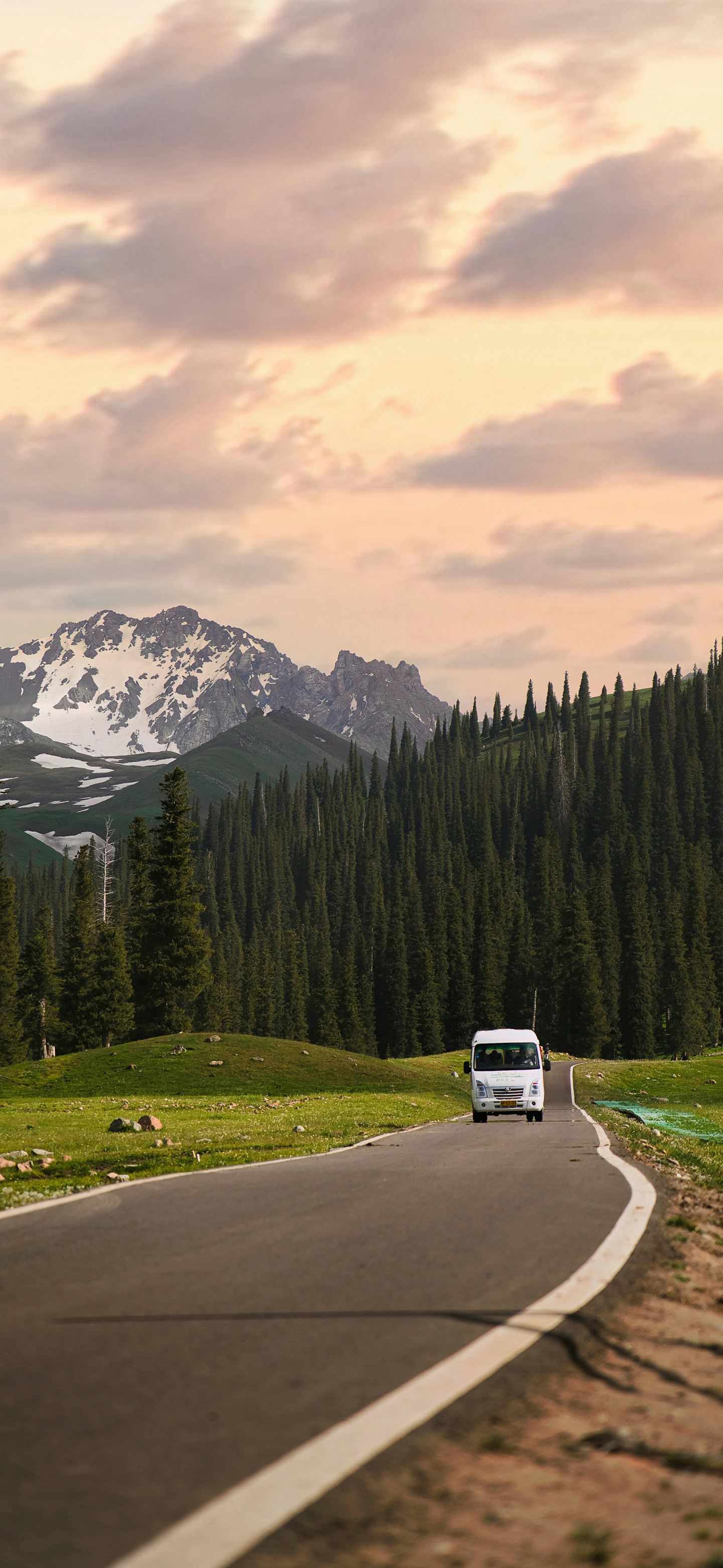 兄弟们早～睡了个懒觉刚醒，想我了没风景壁纸