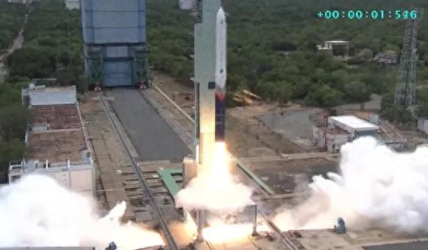 2026年7月18日，一枚7层楼高的火箭从印度东海岸腾空而起，15分钟后准确入轨