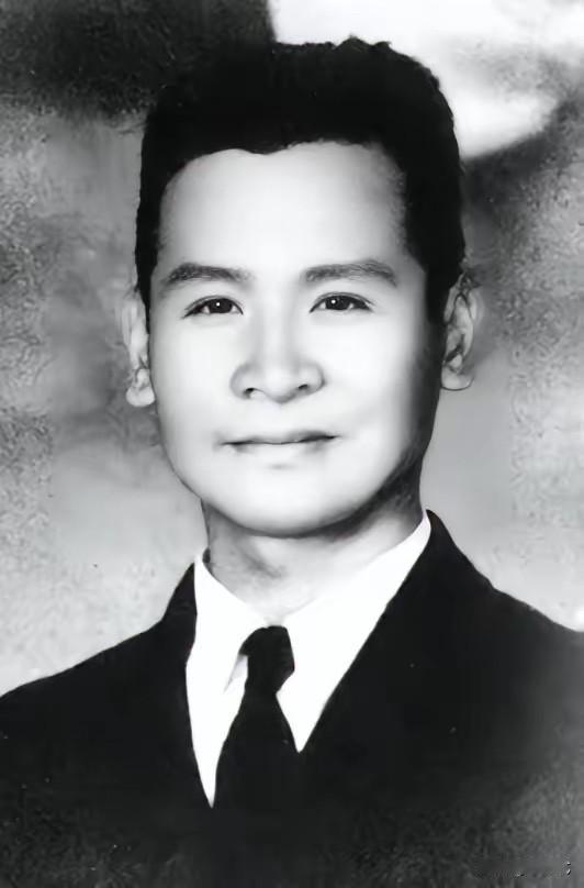 1951年上海抓了个国民党特务，这人熬不住审问说了实话。他说南京雨花台乱坟岗埋了