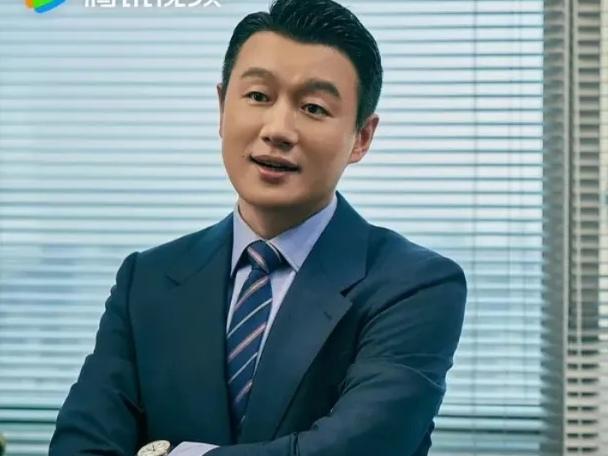 佟大为闯入渣男赛道，凭《夜色正浓》中李东明出圈人过中年的佟大为，看起来多了几