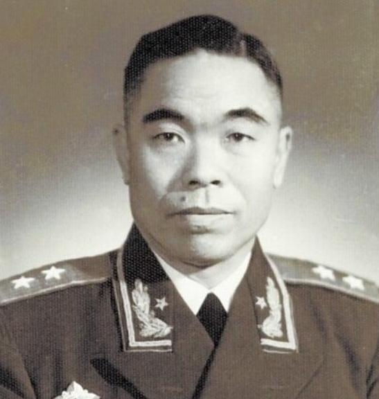 1948年，曾泽生在长春起义后，蒋介石气坏了，当即给北平宪兵团下了密令：“立即逮