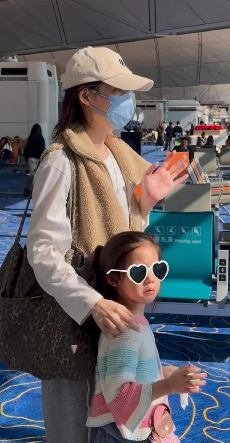 郭碧婷带孩子去香港给公公向华强过生日，待了几天又得回台北了，向佐送老婆女儿到机场