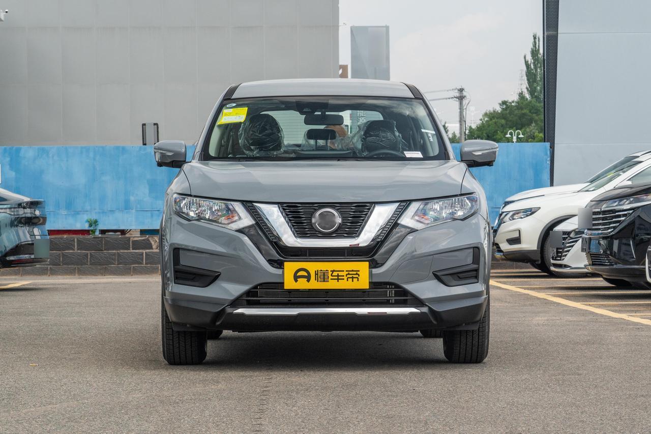 三台经典日系家用SUV碰面，完美诠释三种不同的家用风格。本田CR-V是稳扎稳打的