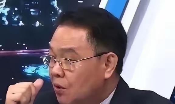 台湾地区时评人黄征辉曾呼吁：若大陆满足"两个条件"，台湾应尽快与大陆统一。第一个