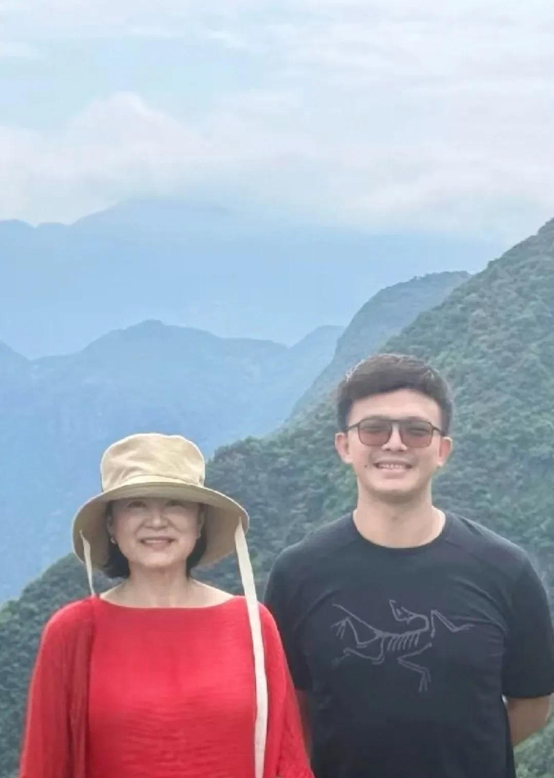林青霞现身重庆巫山，她变化好大啊！71岁的林青霞，曾经被称为东南亚第一美女，近