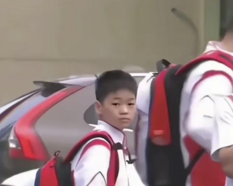 问起最喜欢的运动员，我想了半天，脑海里蹦出的第一个名字，就是她——全红婵。那