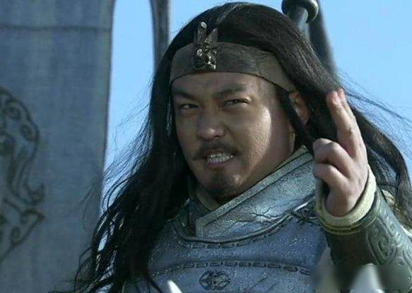 庞德要去打张飞，马超拦住了——这一拦，藏着西凉军内部一个从未被说破的真相。建安