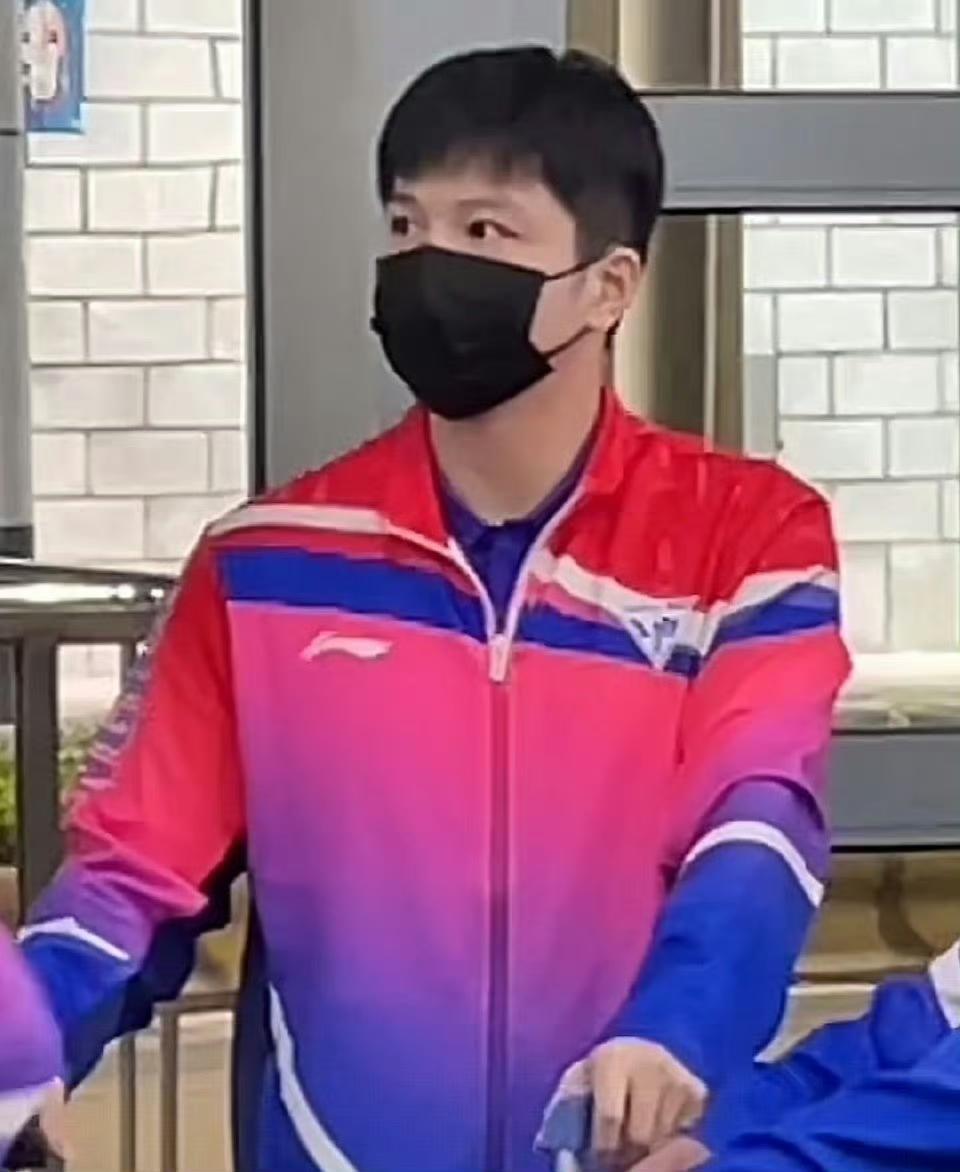 樊振东背包暗藏姓名密码！FZD字母玄学挂件引爆球迷热议