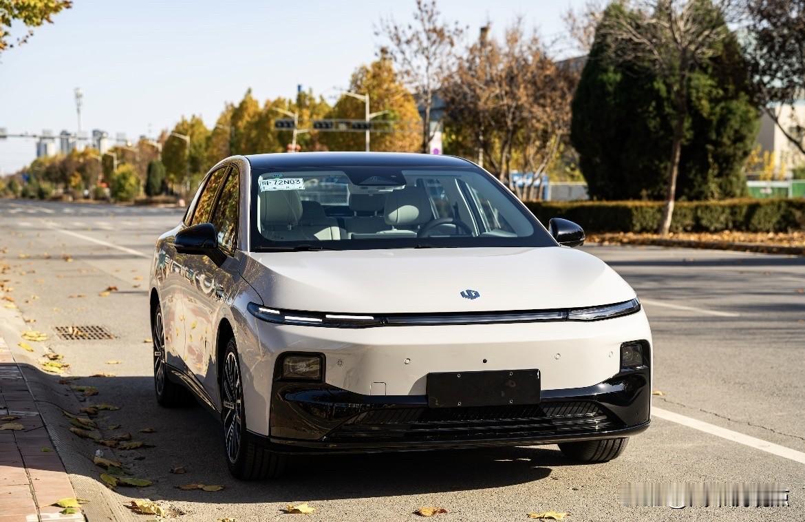 零跑B01车主现身说法，它到底怎么样？花10万块钱入手零跑B01650悦