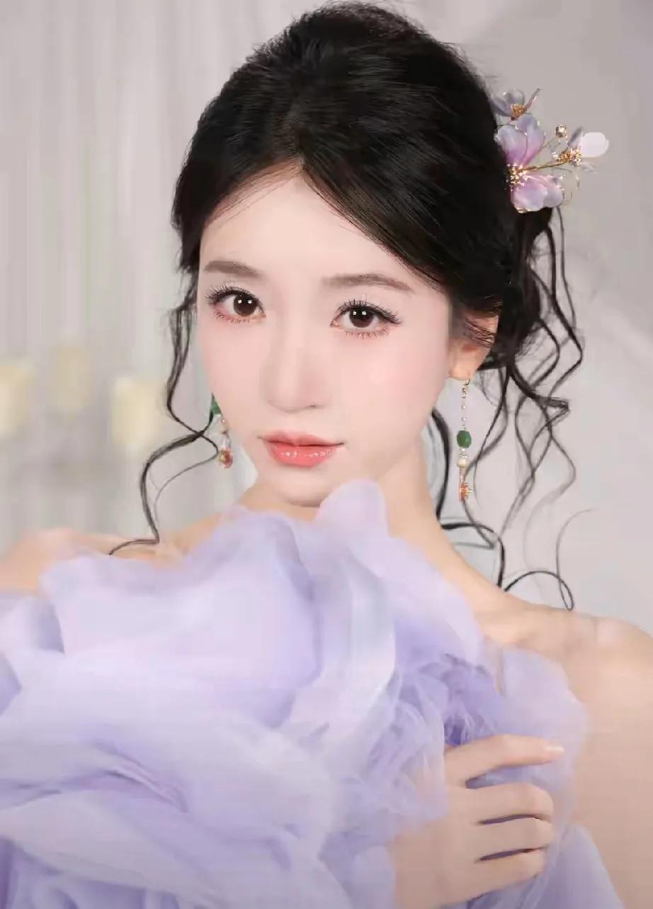 短剧圈风云变幻，人气女神大洗牌啦！新老演员交替，热闹非凡。王格格新剧