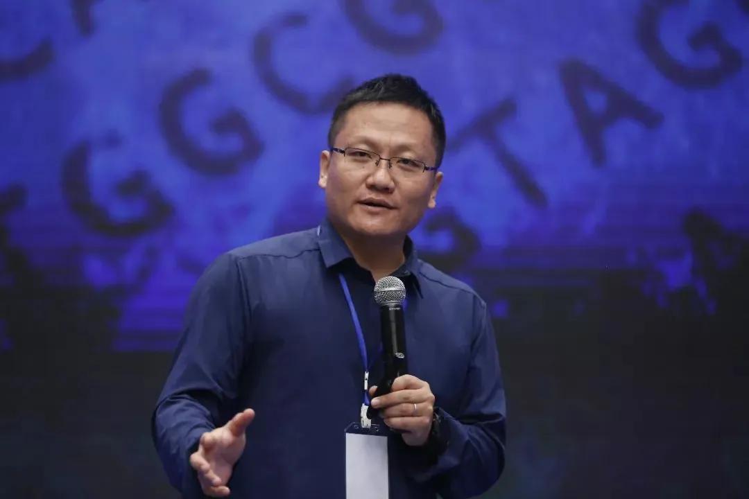 杨澜：生病的人，一半是吓死的。尹烨：对，情绪影响基因，冥想改变基因表达。时