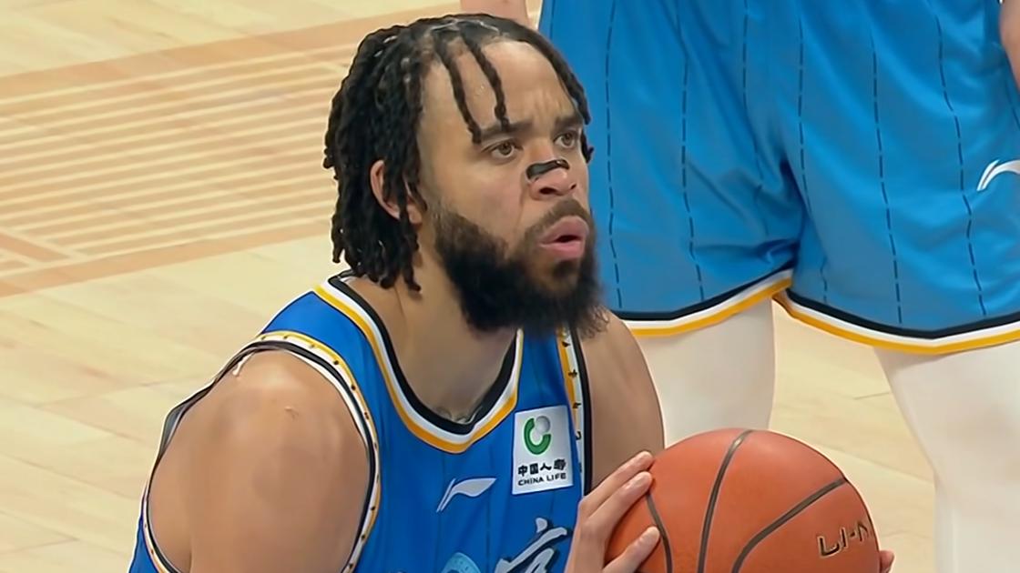 CBA一夜排名更新！北京大胜青岛，暂回第四！广东惊险逆转宁波，稳住前四北