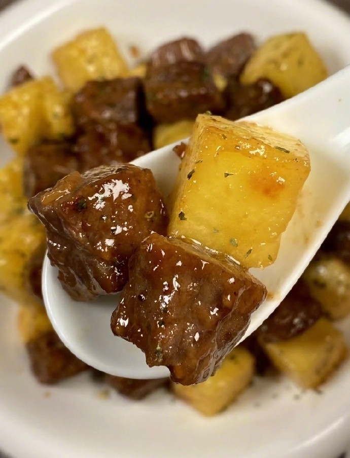 美味的菠萝牛肉这样做真的巨巨巨好吃！