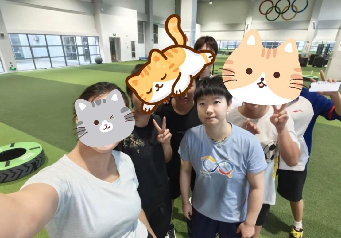 笑死我了！上午刚有人怀疑孙颖莎没去崇明岛集训，还说她要退出亚运会，结果晚上亚运