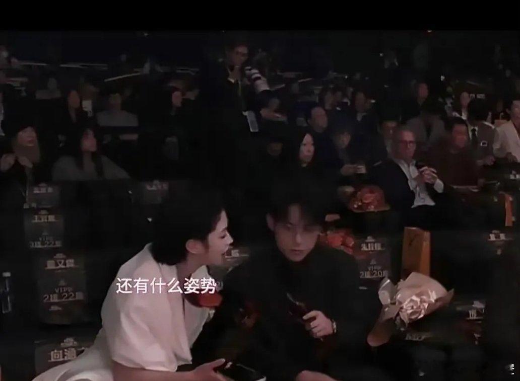 00🌸还真是，「旱的旱死，涝的涝死」赵今麦，全网都在盼着她谈一段恋爱。这样麦麦