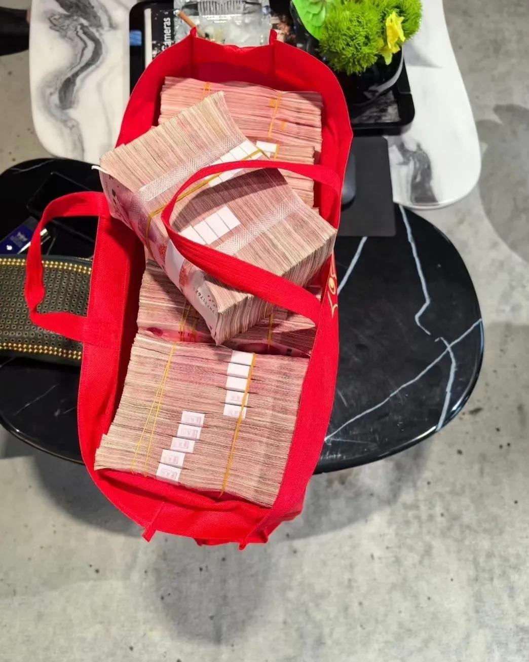 给大家提个醒，如果现在你手里有现金，但凡超过20万30万，这次真的要慎重选