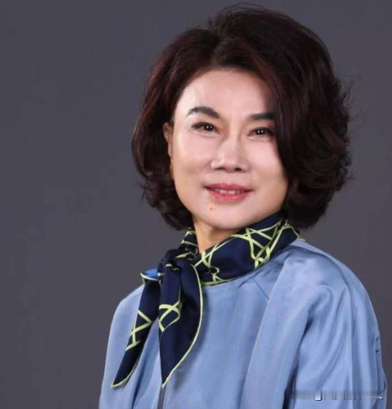 1991年，董明珠上门讨要42万货款，经销商却说：“再发50万的货，卖完一起结！