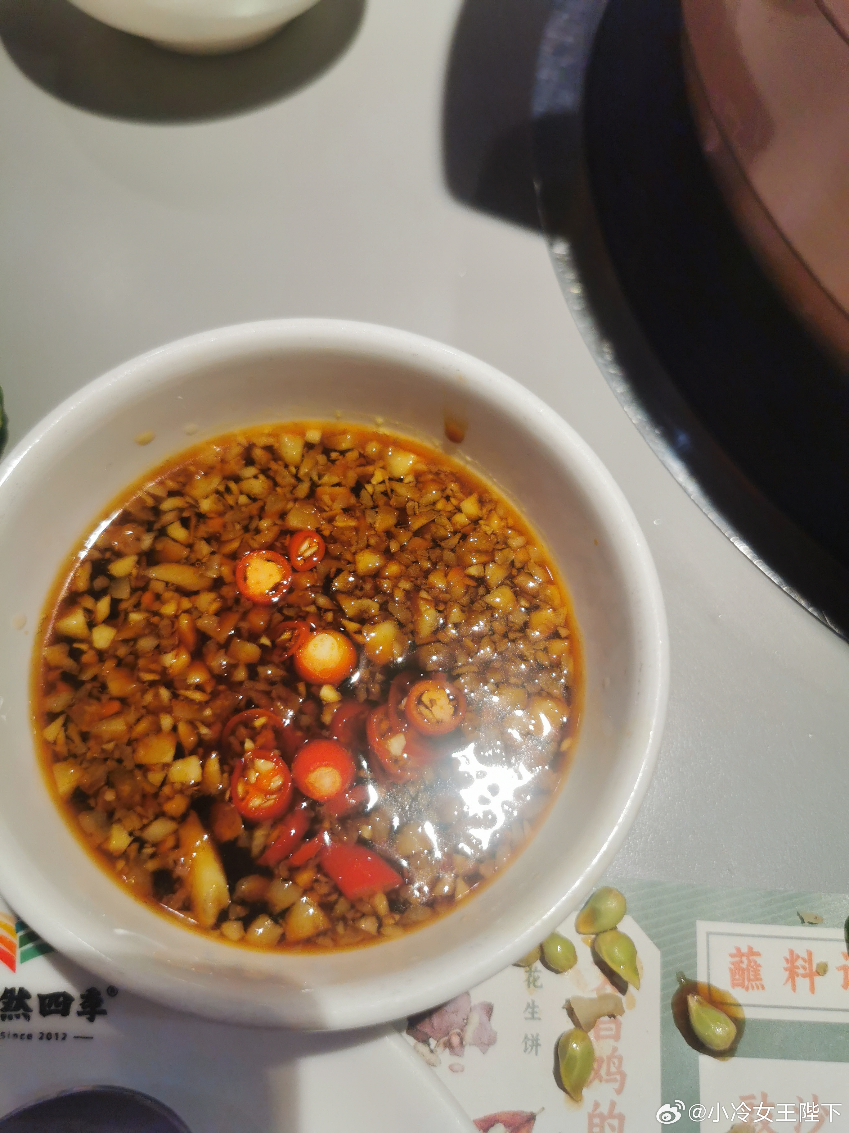 很喜欢椰子鸡火锅，汤好喝，小料也很合我口味，偶尔吃吃还不错北京