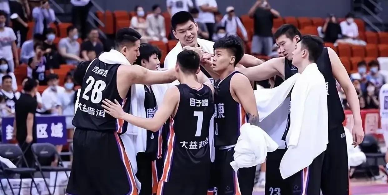 全运会男篮辽宁阵容和广东阵容对比！全运会男篮即将开始，各支队伍已经抵达了广东东