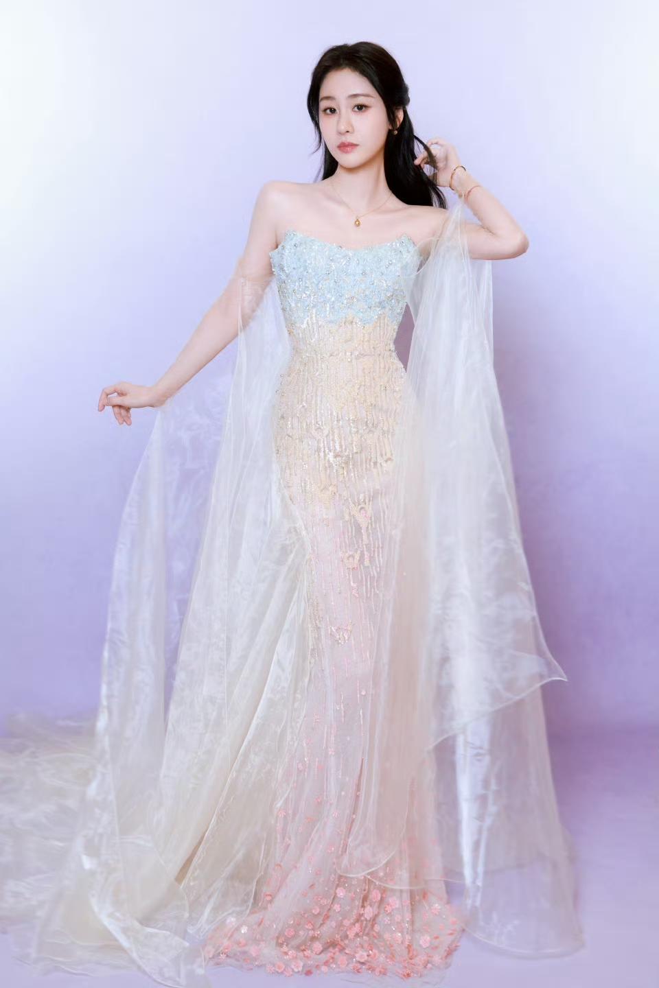 张碧晨一图封神，美晕了，这谁能不爱！张碧晨穿着