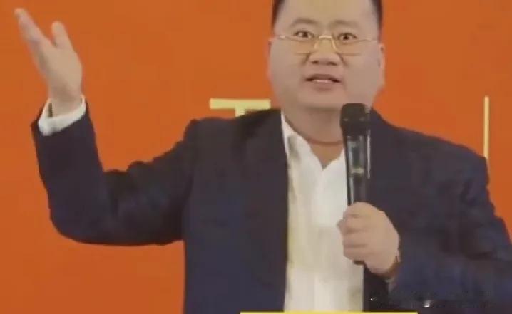 全球降薪潮，不少人工资都缩水了，还没缓过神呢，社保又要强制缴纳。企业肯定得发