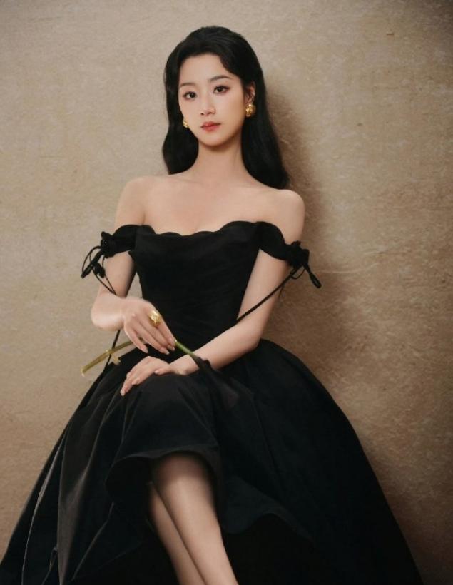 短剧圈也有咖位之分了现在短剧一姐有余茵，李柯以，郭宇欣，孟娜，岳雨婷，韩雨彤等