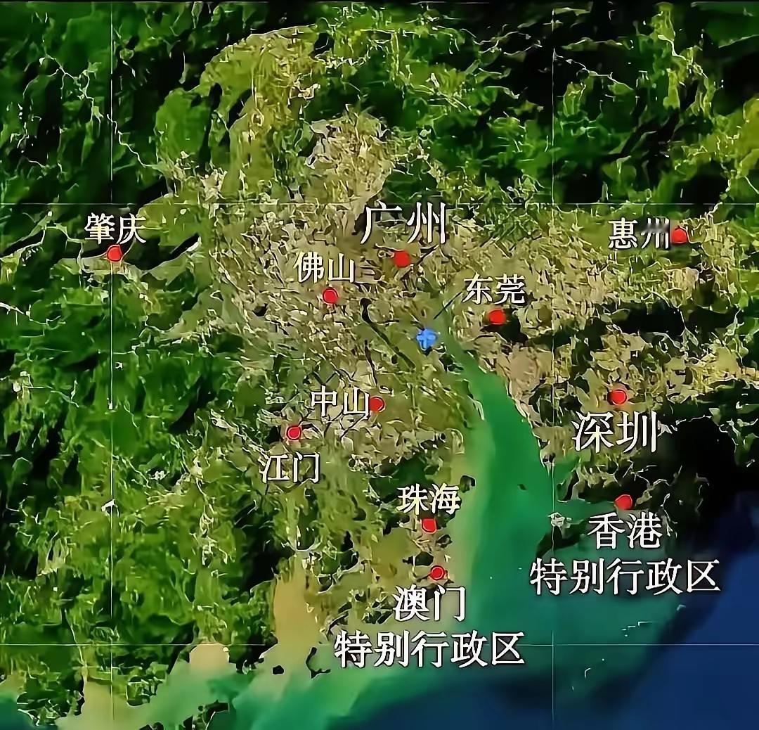 肇庆为什么属于粤港澳大湾区？很多人看地形图会疑惑：肇庆离广深很远、山地多，