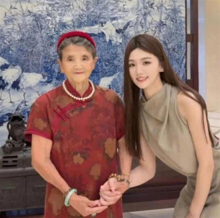 看破不说破！杨子和新欢生子，还晒钻戒求复合，黄圣依成最大赢家
