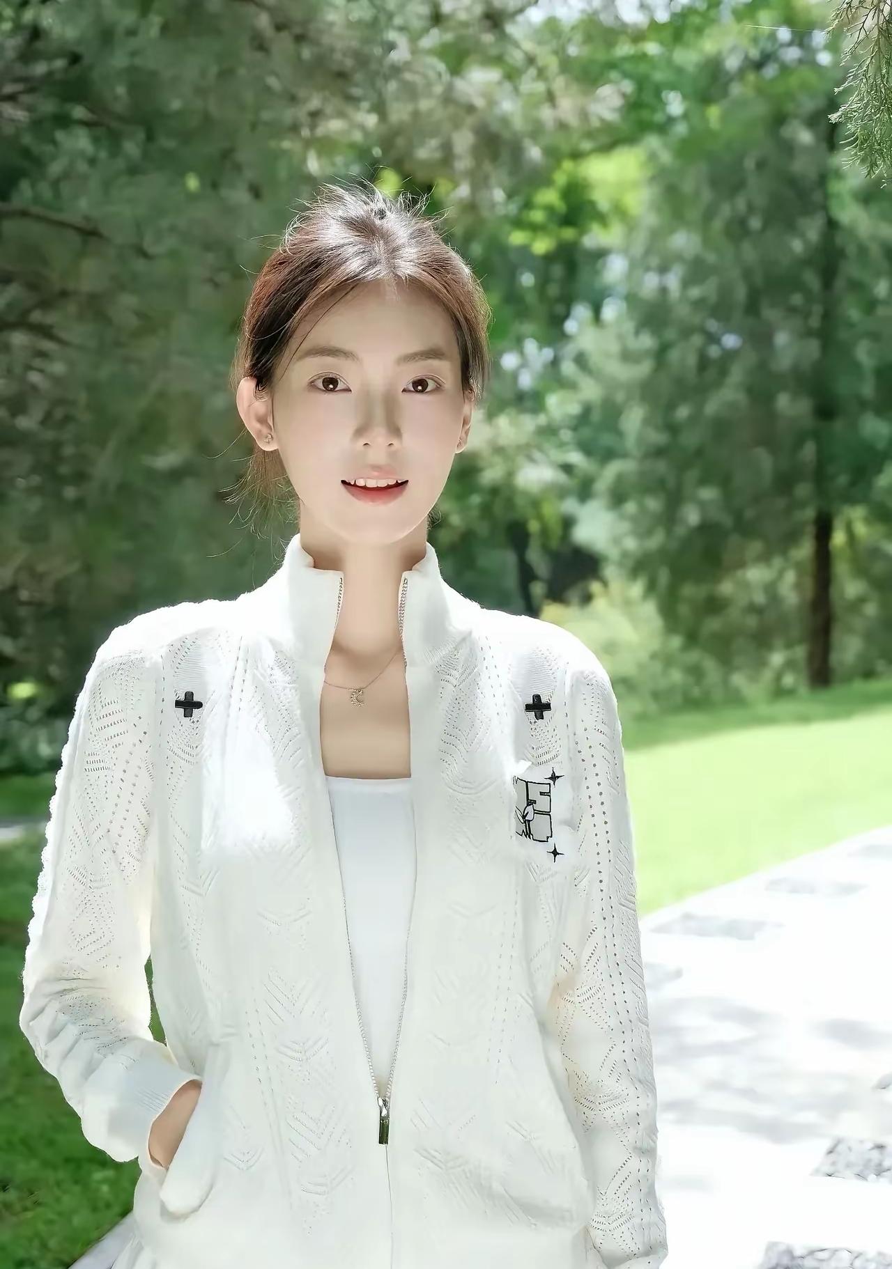 就像种子不会等土壤完全肥沃才发芽，候鸟不会等天气绝对晴朗才迁徙。我们总被“准备充