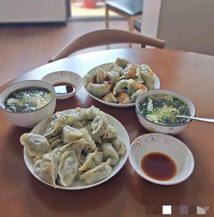 身边一位朋友做了一件让自己悔恨终生的事，听完真的让人无比唏嘘。婆婆病危卧床，