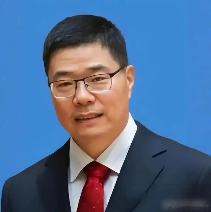 男篮输韩国后，篮协的操作我看傻了！输球当晚就开紧急会，就俩事：一是郭士强绝对不