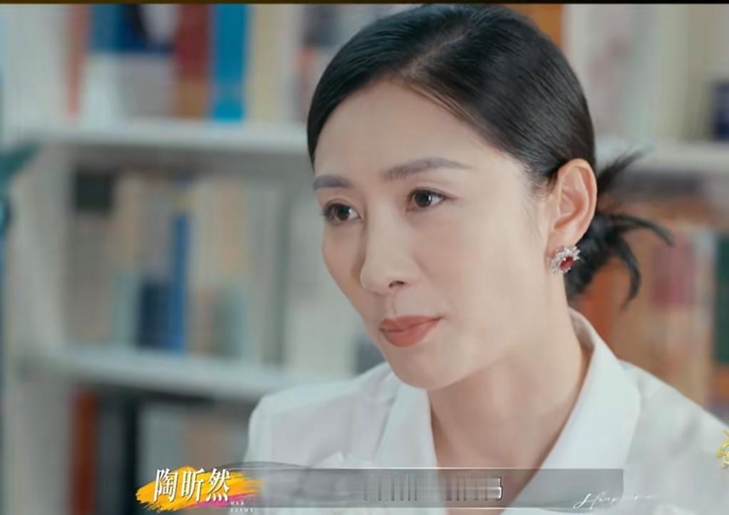 陶昕然跟备孕的小鹿说:“工作是至关重要的，如果可以的话，不要做全职妈妈，因为我生