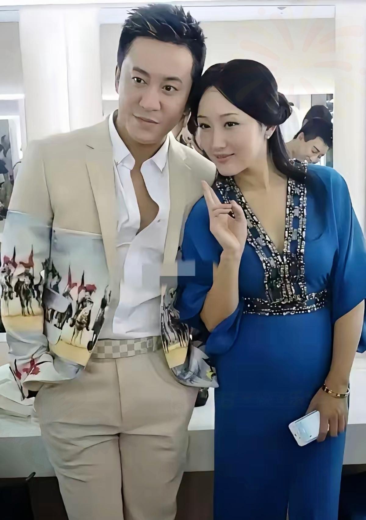 认得出他的都40+了！一首《涛声依旧》封神，如今55岁靠老歌谋生！