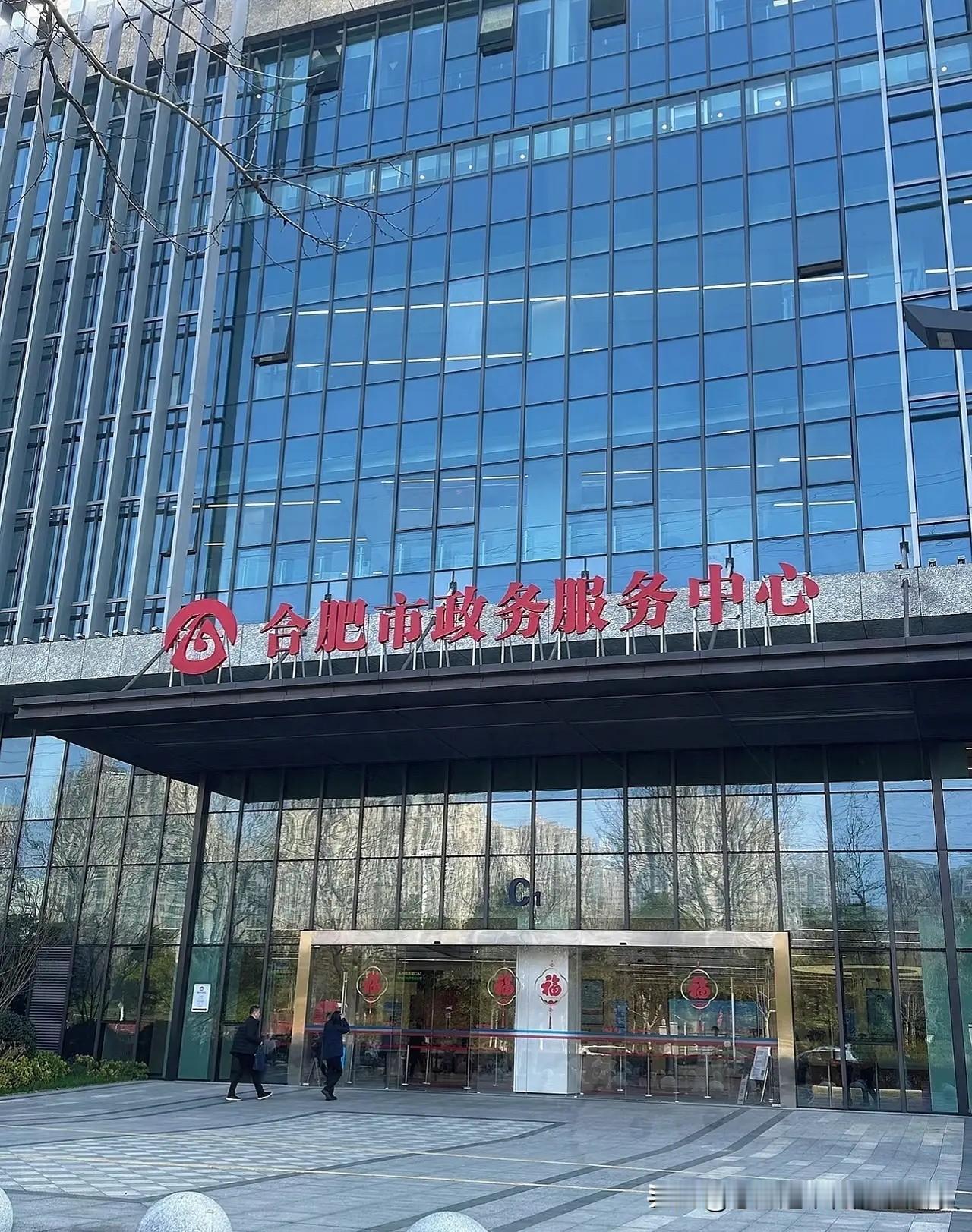 现在有不少人缴纳社保时交了一半又选择退保，这件事的核心原因并非社保不划算，而是很