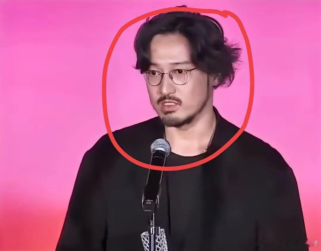 专门查了东京电影节终于明白为什么没啥戏份的王传君拿到影帝了，不是因为他长得像小本