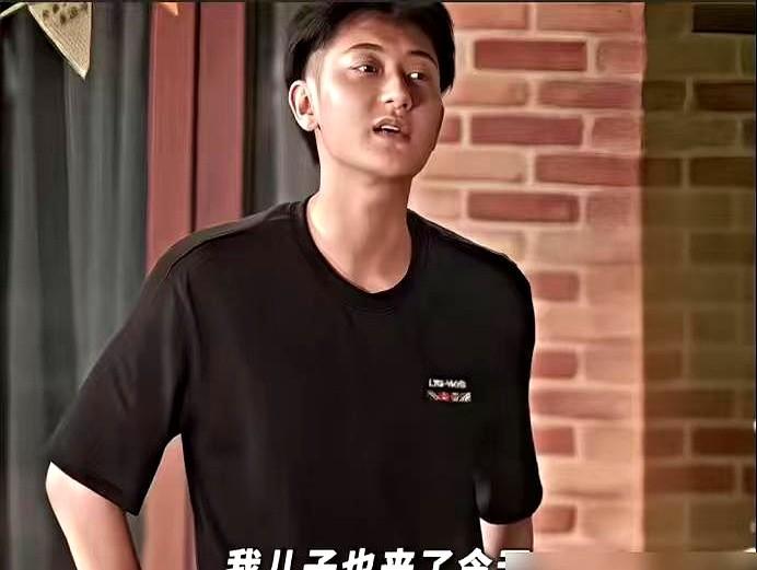 黄子韬最近又“炸”了！在综艺里一本正经说自己有龙凤胎，还取名“黄太子”“黄公主”