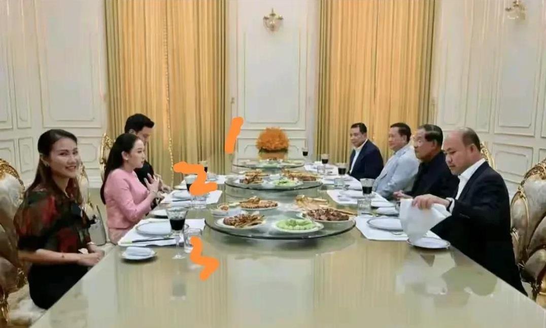 洪森阴险狡猾，他怕是这个世上最没有信用的领导了。为了整倒佩通坦，开始公布谈话录音