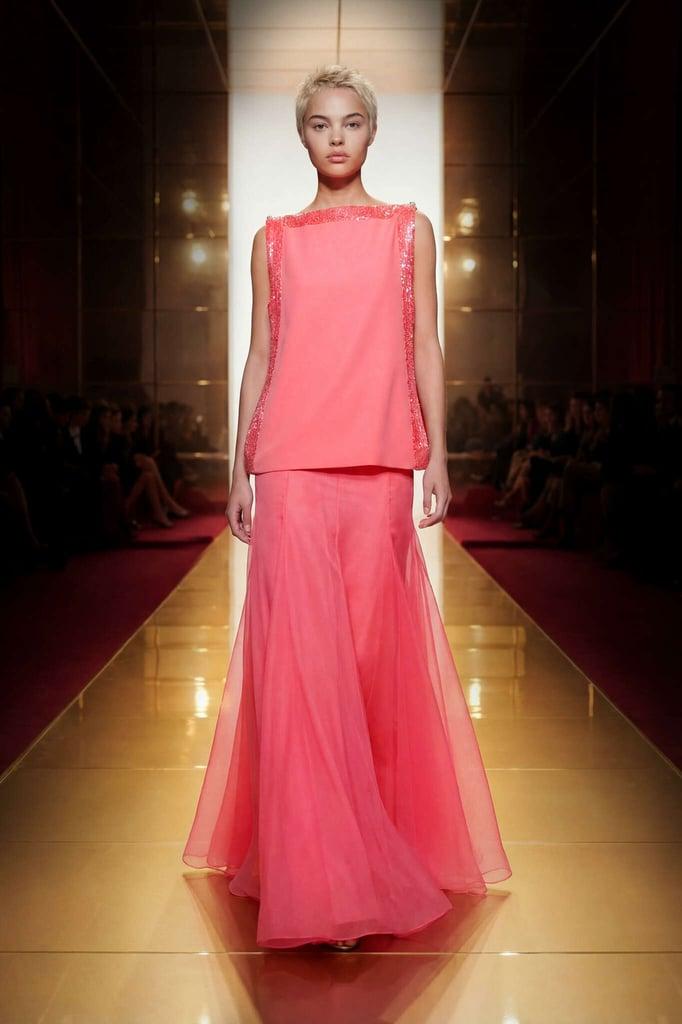 AlexisMabille2026春夏高定系列以"彩虹调色盘"为色彩核心，从