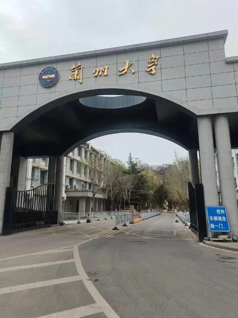 给大家讲一个硬核的学校吧。提到“硬核”，我问你，哈工大硬不硬核？今天我要介绍的不