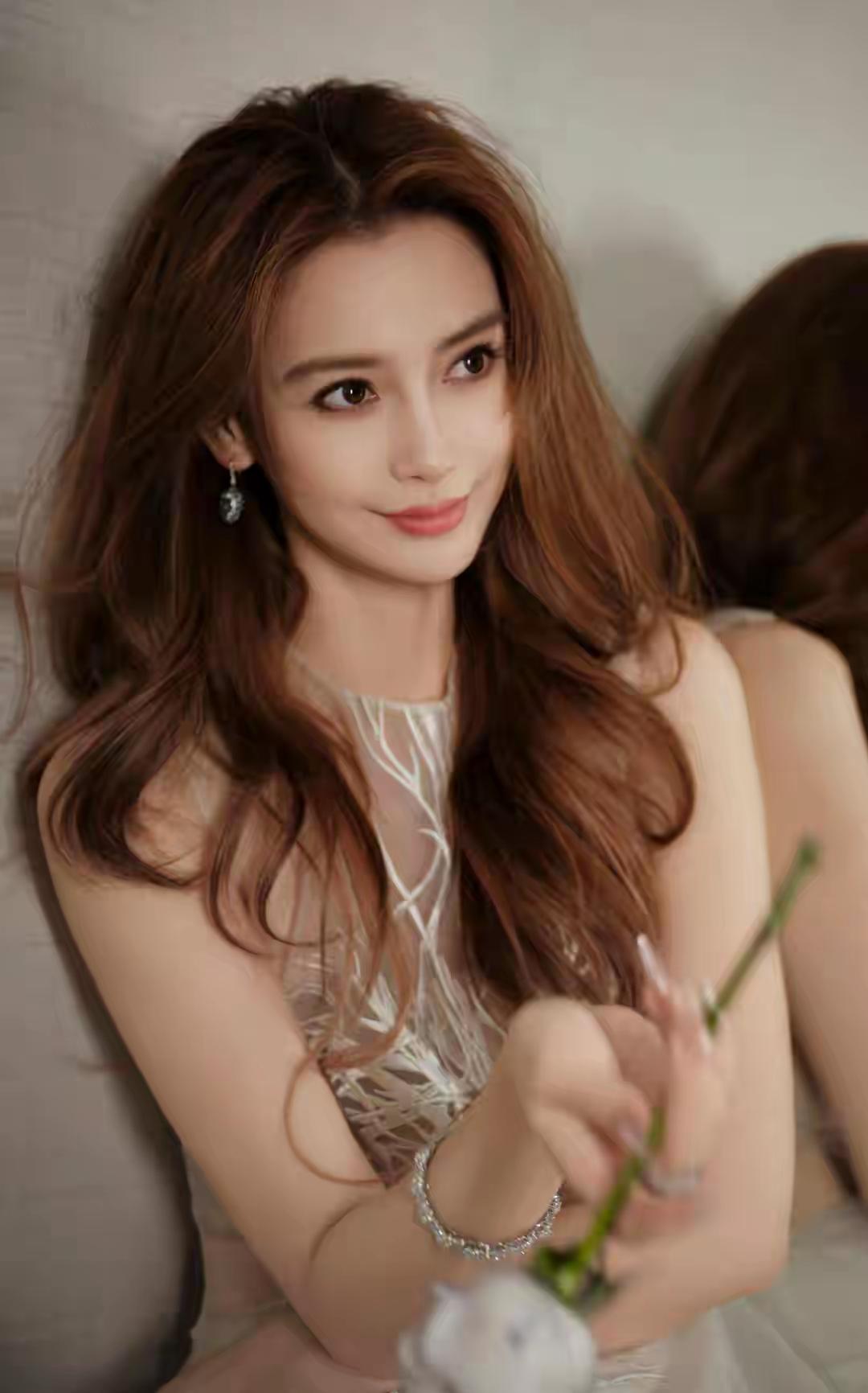 杨颖你会看AI制作的剧集吗我认为不会