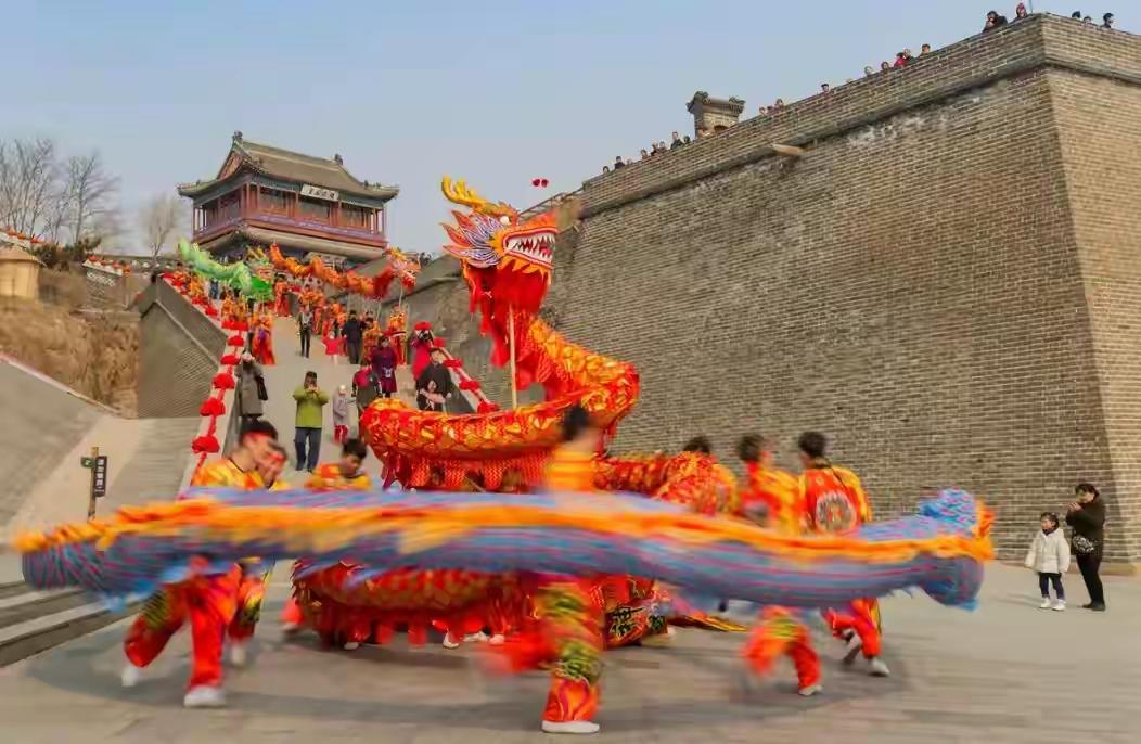 你要是问一个秦皇岛人是哪里人，他说河北。可他一开口，东北人听了都点头：兄弟，你东