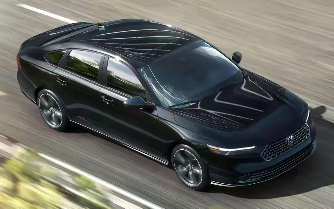 【雅阁突然想当“精神小伙”？】据外媒《汽车新闻》（AutomotiveNews
